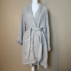 Boll & Branch Cozy Pewter/White Organic Cotton Waffle Knit Robe